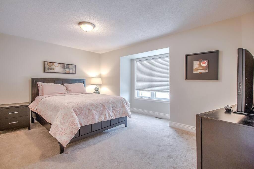 Lovely 6Beds 4Baths Ac Mins To Dt Airport And Stores Sandringham Villa Calgary Exterior photo